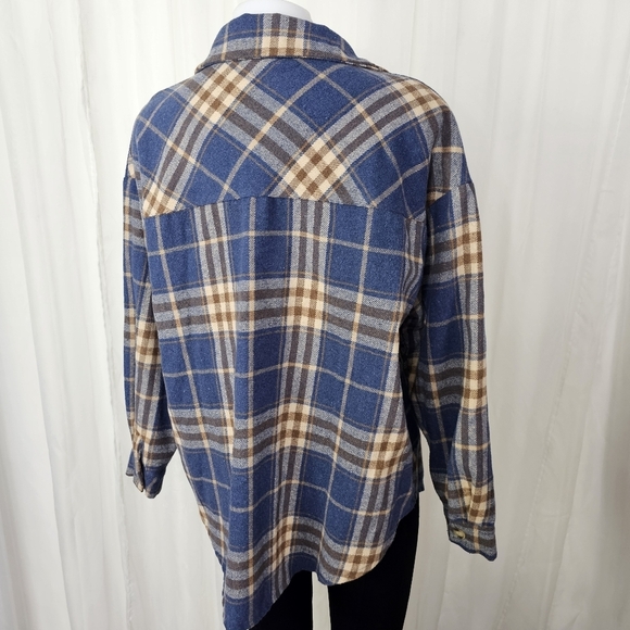 Shein blue and brown plaid oversized shacket size medium - Picture 4 of 6